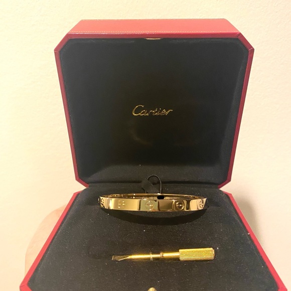 Cartier 18k Yellow gold love bracelet